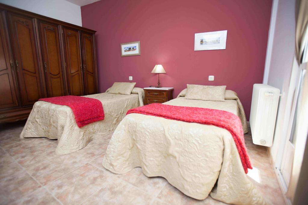 Apartamento Turistico La Ribera Del Marco Caces 객실 사진